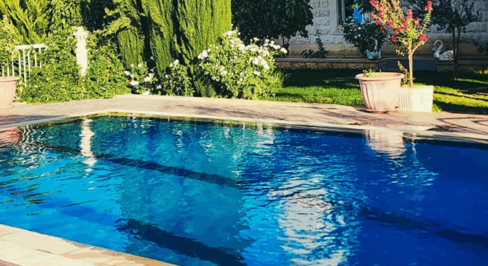 saghbine luxurious villa on a 2800 sqm land overlooking lake Qaraoun #6815