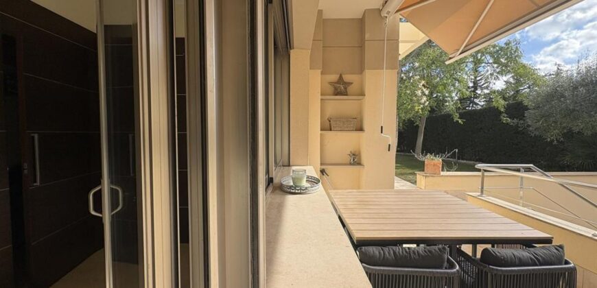 Spain Get your residency! luxury villa in the prestigious area SVM747554