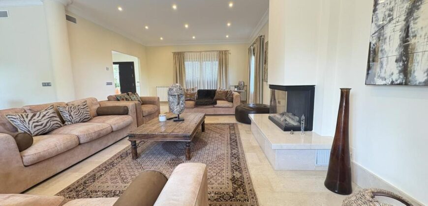 Spain Get your residency! luxury villa in the prestigious area SVM747554