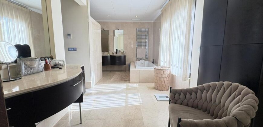 Spain Get your residency! luxury villa in the prestigious area SVM747554