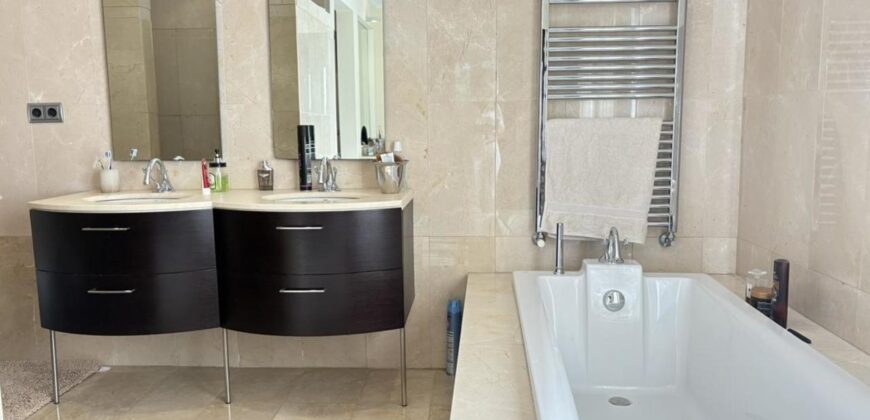 Spain Get your residency! luxury villa in the prestigious area SVM747554