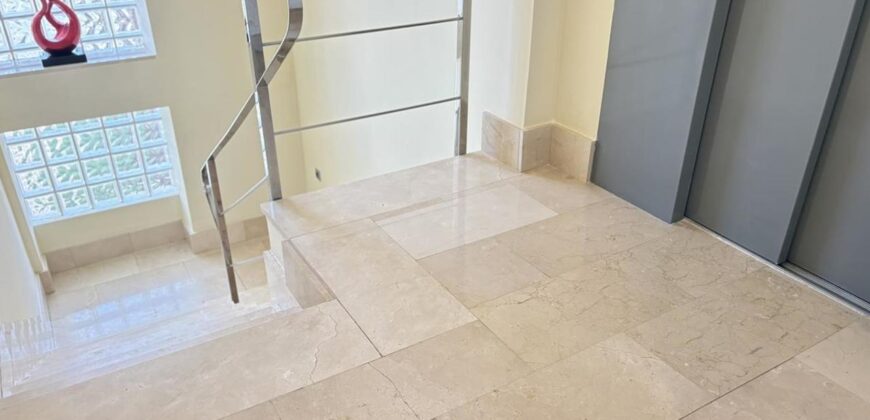 Spain Get your residency! luxury villa in the prestigious area SVM747554