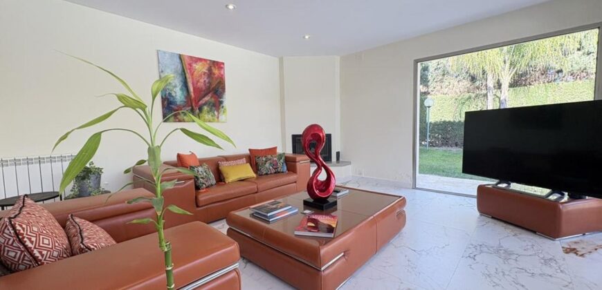 Spain Get your residency! luxury villa in the prestigious area SVM747554