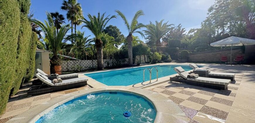 Spain Get your residency! luxury villa in the prestigious area SVM747554