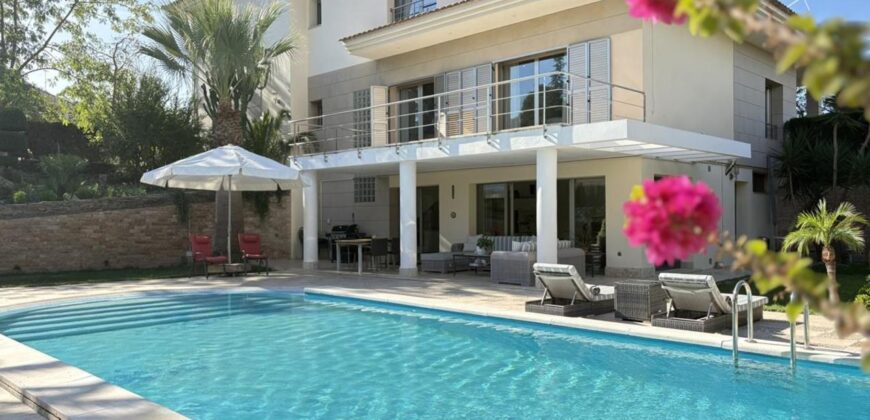 Spain Get your residency! luxury villa in the prestigious area SVM747554