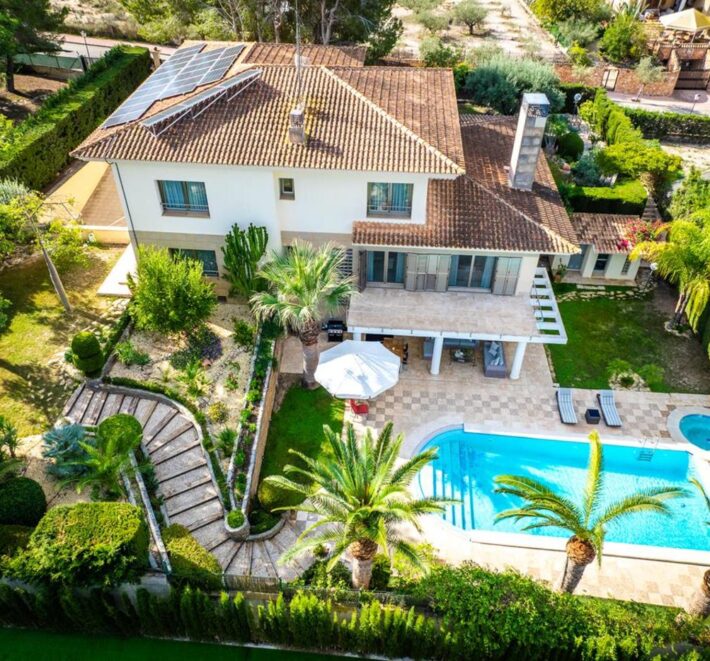 Spain Get your residency! luxury villa in the prestigious area SVM747554