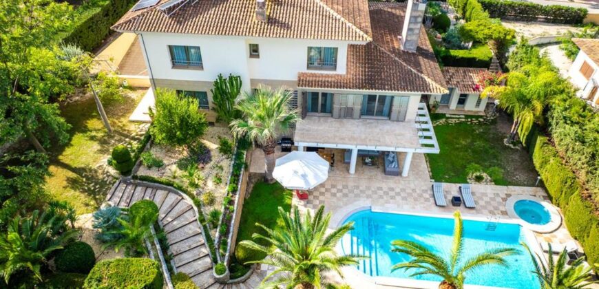 Spain Get your residency! luxury villa in the prestigious area SVM747554