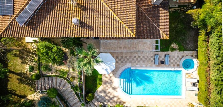 Spain Get your residency! luxury villa in the prestigious area SVM747554