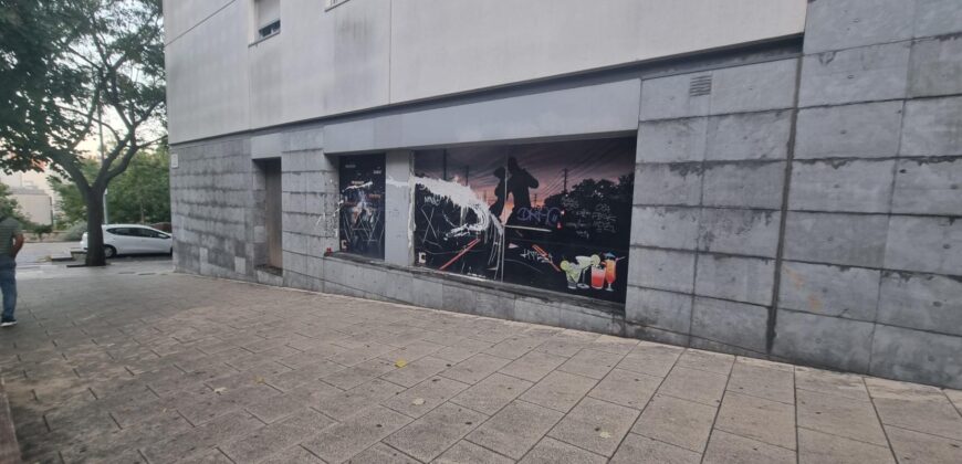 PROFITABLE INVESTMENT! shop leased to a music bar, prime location PR-00385