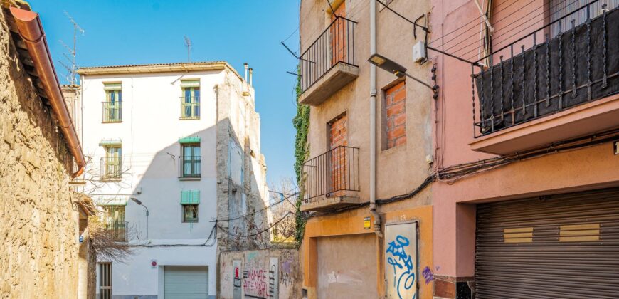 Spain Get your residency! excellent investment! building need renovation pr-00392