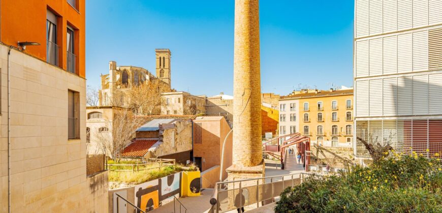 Spain Get your residency! excellent investment! building need renovation pr-00392