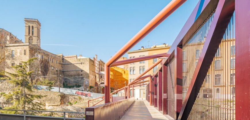 Spain Get your residency! excellent investment! building need renovation pr-00392