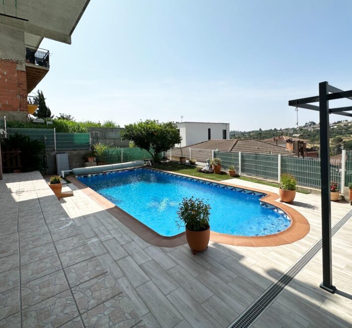 Spain Get your residency! renovated villa with pool and garden PR-0001