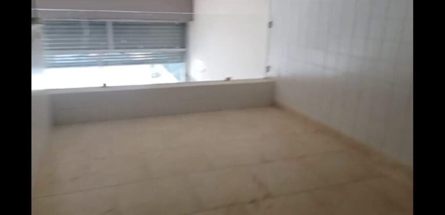 Shop 200 sqm, two floors for rent in zahle maalaka main road #6825