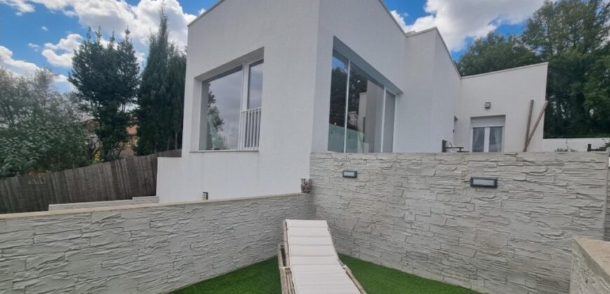 Spain Get your residency! luxury villa in a quiet residential area PR-00404