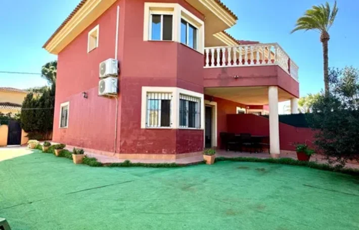 Spain Get your residency! Semi-detached house just steps from the beach #0034