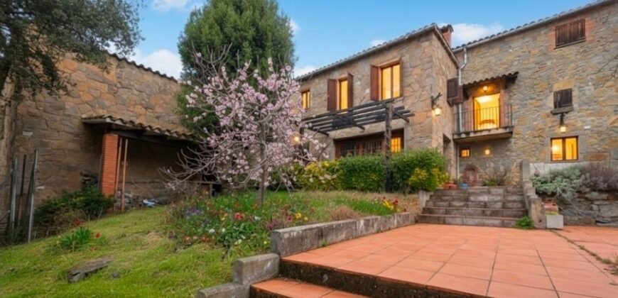 Spain Get your residency! Country house in a calm area PR-00420
