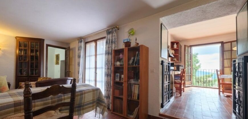 Spain Get your residency! Country house in a calm area PR-00420