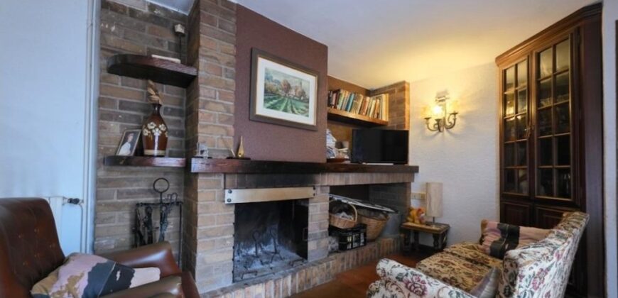 Spain Get your residency! Country house in a calm area PR-00420