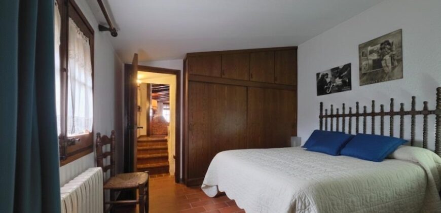 Spain Get your residency! Country house in a calm area PR-00420