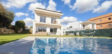 Spain Get your residency! villa with pool in a prime location PR-00426