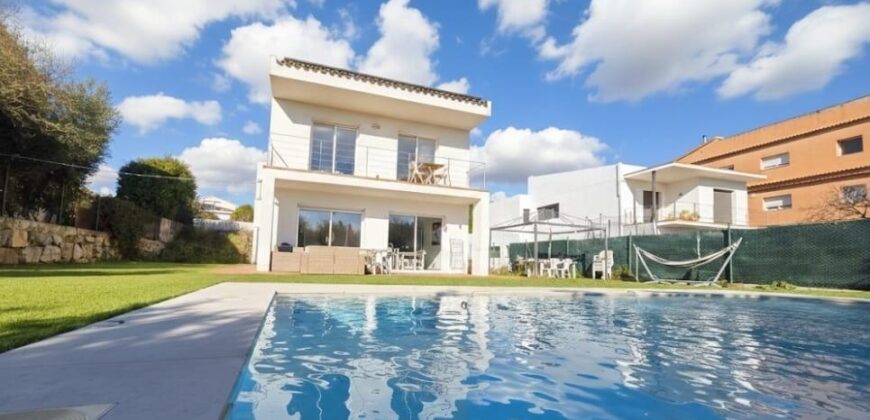 Spain Get your residency! villa with pool in a prime location PR-00426