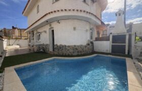 Spain Get your residency! townhouse with pool, 2 mins from beach SVM752321