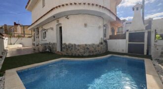 Spain Get your residency! townhouse with pool, 2 mins from beach SVM752321