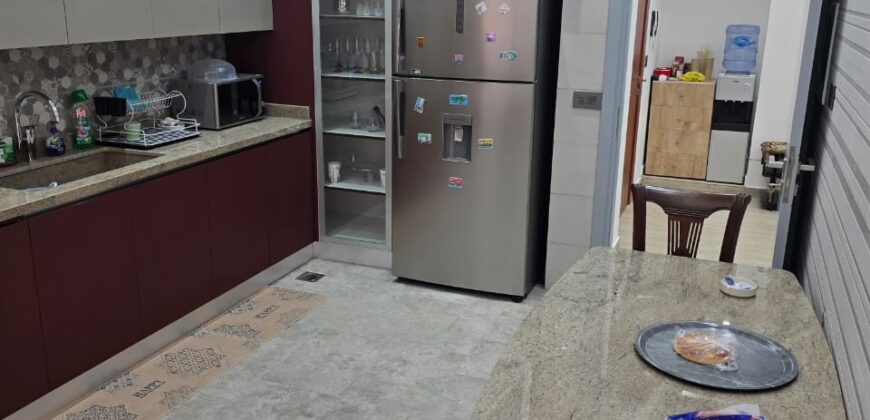 ablah building 4 floors (1 warehouse + 6 apartments) + grapevine land #6876