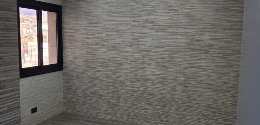 ablah building 4 floors (1 warehouse + 6 apartments) + grapevine land #6876