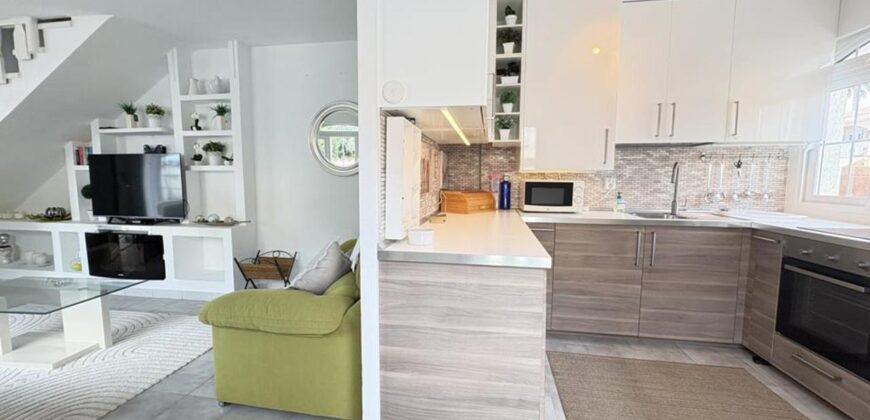 Spain Get your residency! townhouse with pool, 2 mins from beach SVM752321