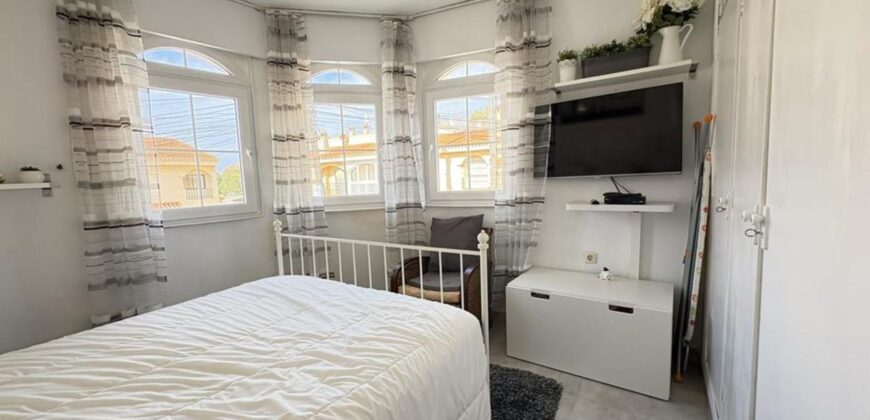 Spain Get your residency! townhouse with pool, 2 mins from beach SVM752321