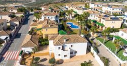 Spain Get your residency! villa in a prestigious golf resort SVM752925