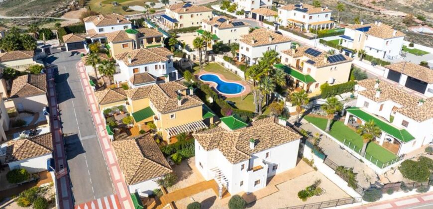 Spain Get your residency! villa in a prestigious golf resort SVM752925