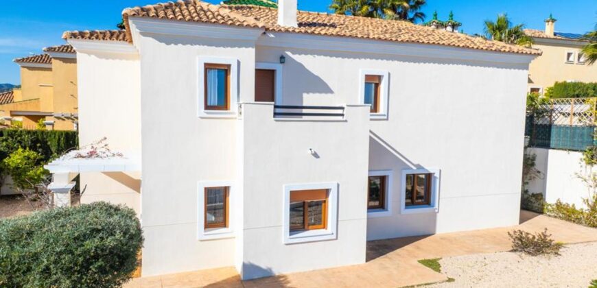 Spain Get your residency! villa in a prestigious golf resort SVM752925