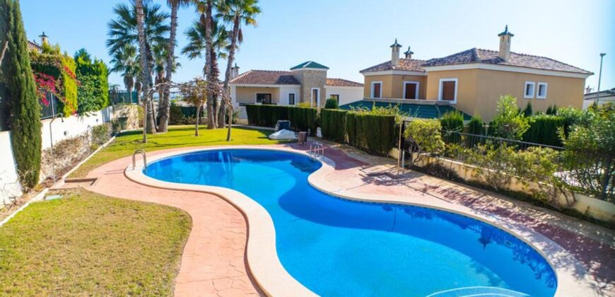 Spain Get your residency! villa in a prestigious golf resort SVM752925