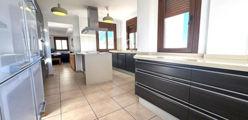 Spain Get your residency! villa in a prestigious golf resort SVM752925