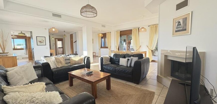 Spain Get your residency! villa in a prestigious golf resort SVM752925