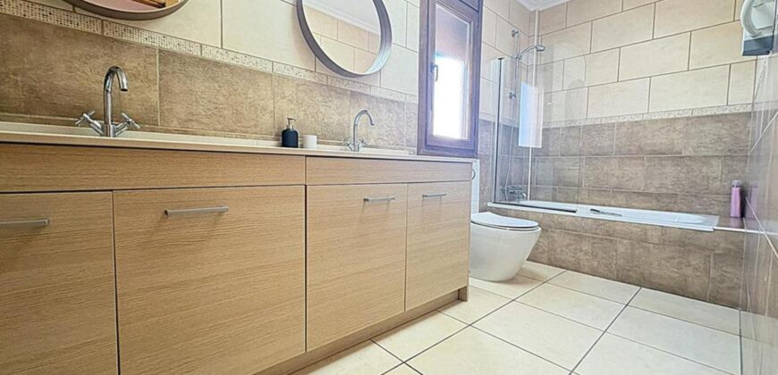 Spain Get your residency! villa in a prestigious golf resort SVM752925