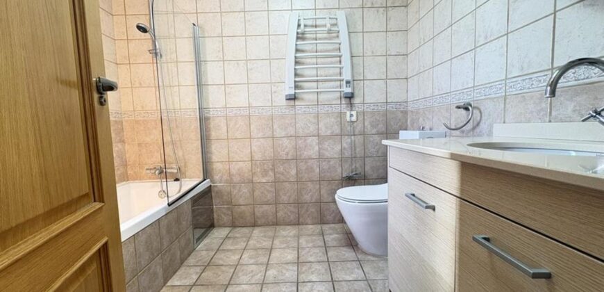 Spain Get your residency! villa in a prestigious golf resort SVM752925