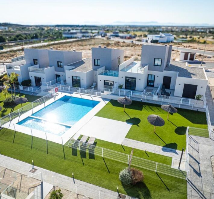 Spain Get your residency! new townhouses in a gated community SVM751027