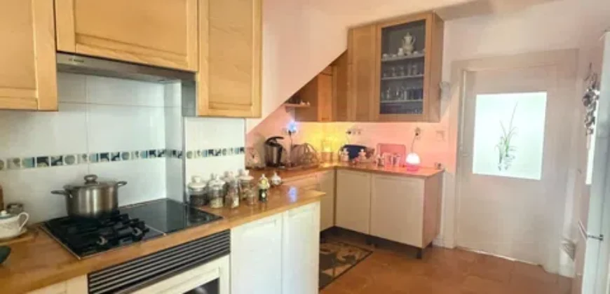 Spain Get your residency! apartment just steps from the beach 111026954