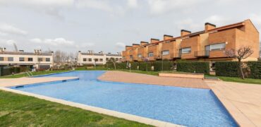 Spain Get your residency! Semi-detached house fully furnished PR-00446