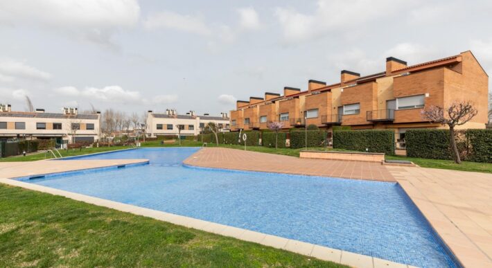 Spain Get your residency! Semi-detached house fully furnished PR-00446