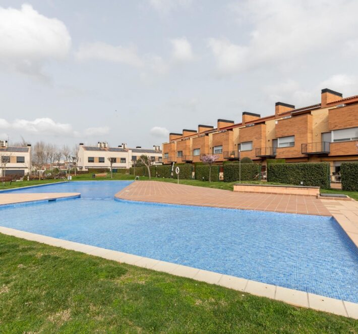 Spain Get your residency! Semi-detached house fully furnished PR-00446