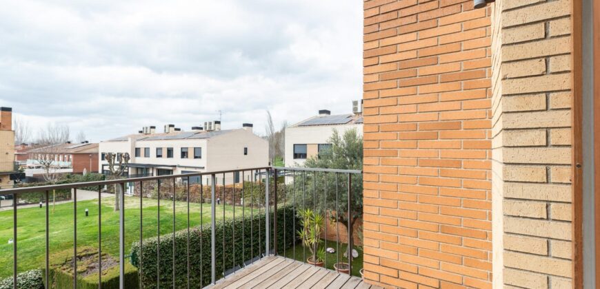 Spain Get your residency! Semi-detached house fully furnished PR-00446