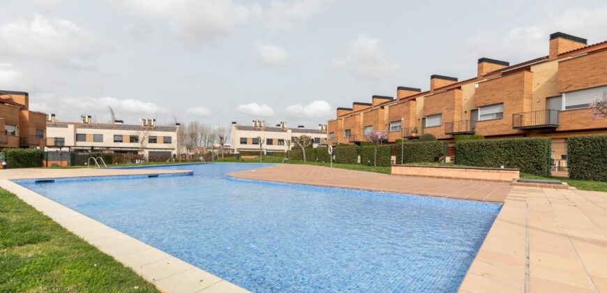 Spain Get your residency! Semi-detached house fully furnished PR-00446