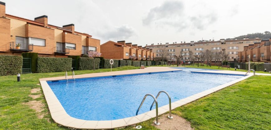 Spain Get your residency! Semi-detached house fully furnished PR-00446