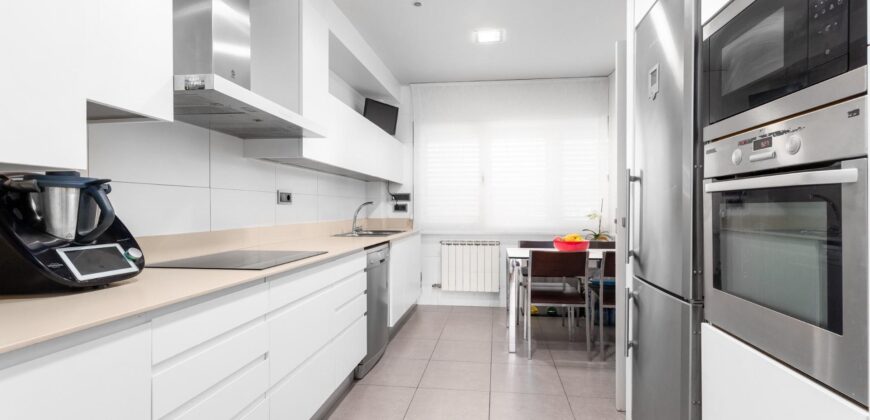 Spain Get your residency! Semi-detached house fully furnished PR-00446