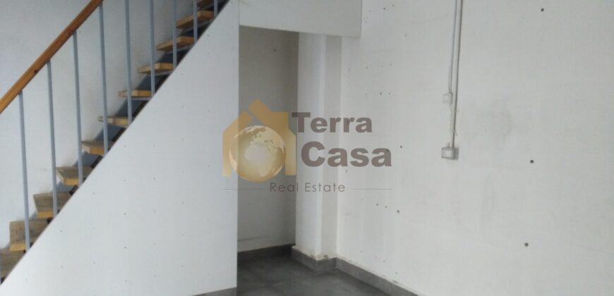 shop for rent in zahle main boulevard  in a prime location Ref#132